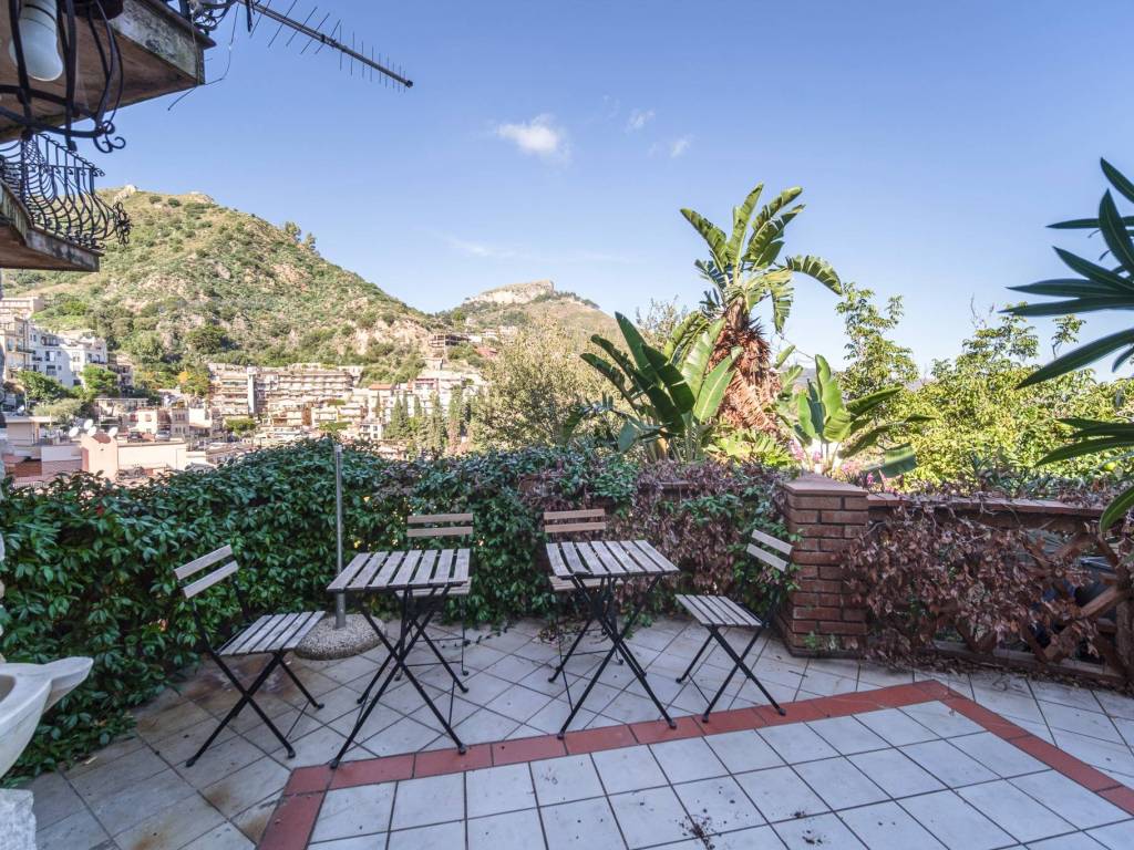 Appartamento a Taormina in Via Fontana Vecchia, 5 - Foto 4