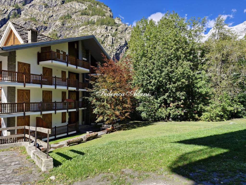 Appartamento a Courmayeur in Strada Sergio Viotto - Foto 3
