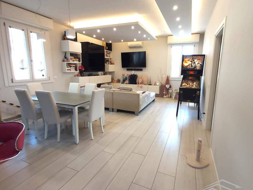 Appartamento a Scandicci in Via Vincenzo Monti - Foto 2