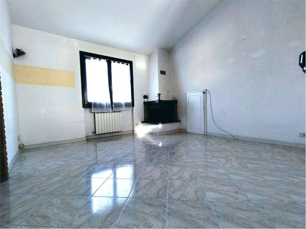 Appartamento a Sarzana in VIA NERCHIA - Foto 2