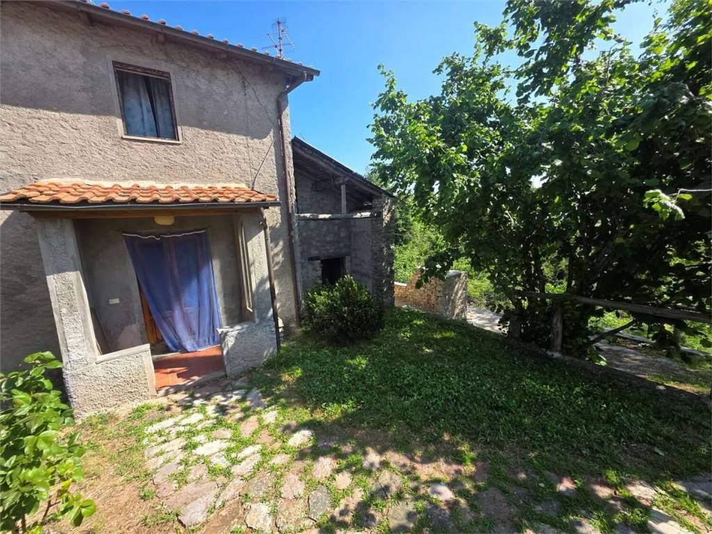 Villa a Castelnuovo di garfagnana in Località Croce Di Stazzana Colle - Foto 2