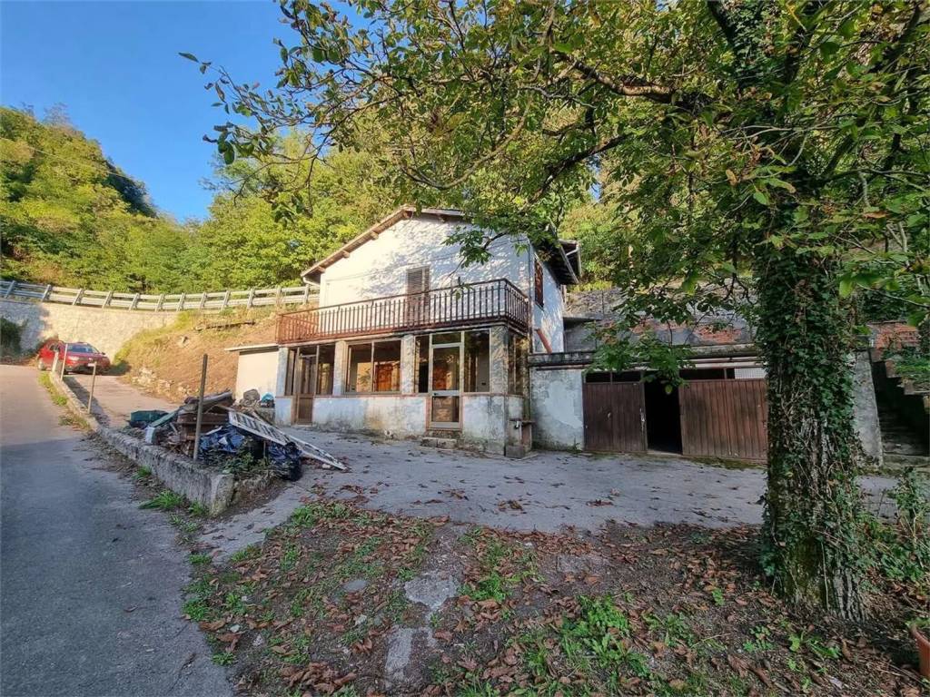 Villa a Piazza al serchio in Strada Regionale 445 - Foto 2