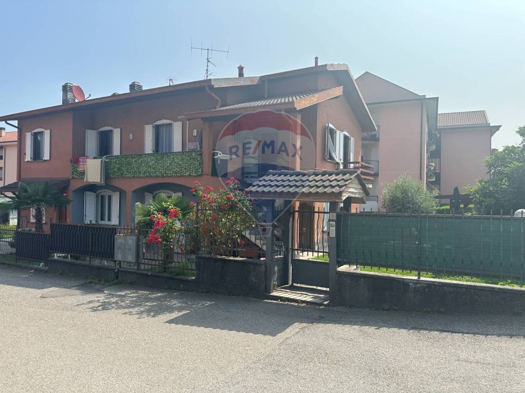 Appartamento a Arcisate in via comolli, 16 - Foto 2