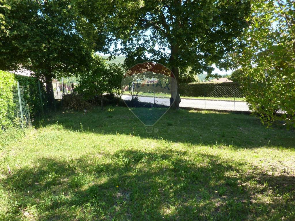 Terreno a Bisuschio in Via Martinelli - Foto 3