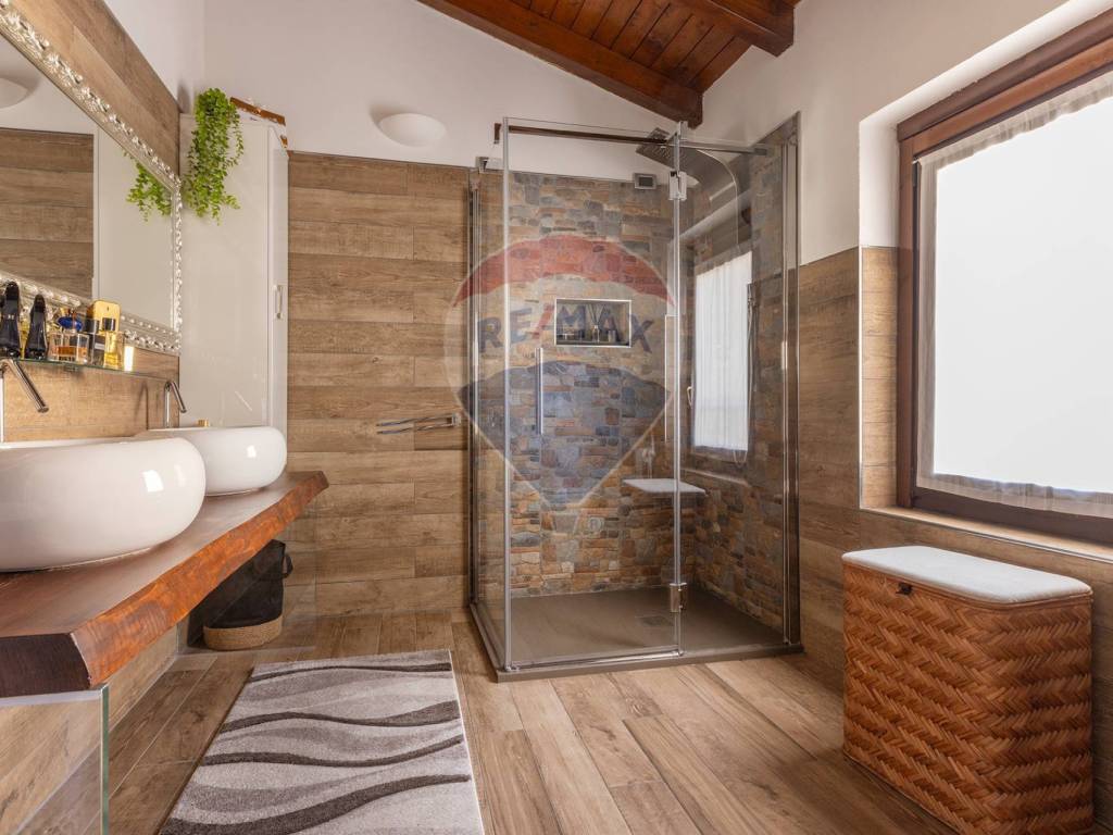 Casa indipendente a Cadegliano-viconago in Piazzetta - Foto 2