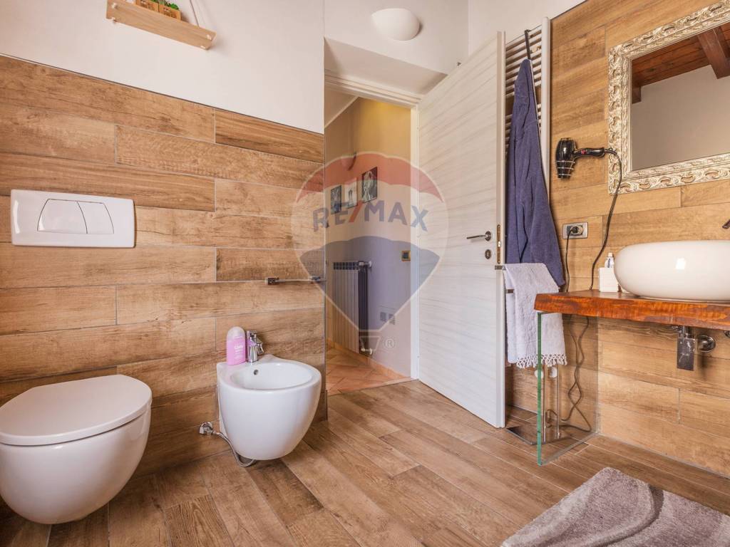 Casa indipendente a Cadegliano-viconago in Piazzetta - Foto 3