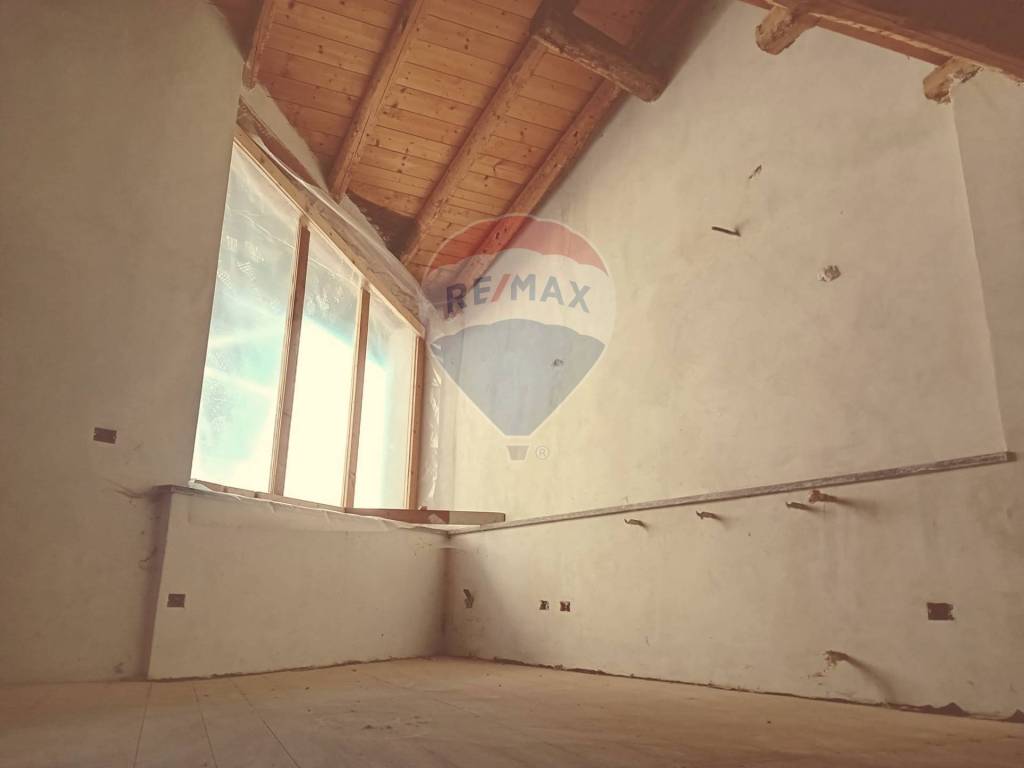 Casa indipendente a Cocquio-trevisago in Piazza Garibaldi, 4 - Foto 5