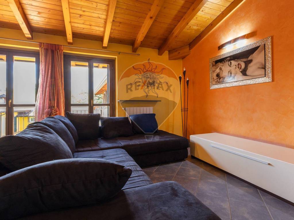 Appartamento a Lozza in Via Piave, 10 - Foto 2