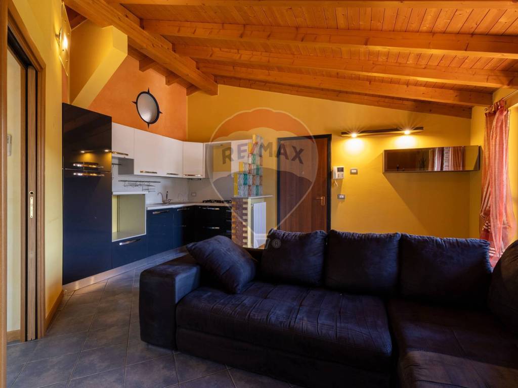 Appartamento a Lozza in Via Piave, 10 - Foto 3