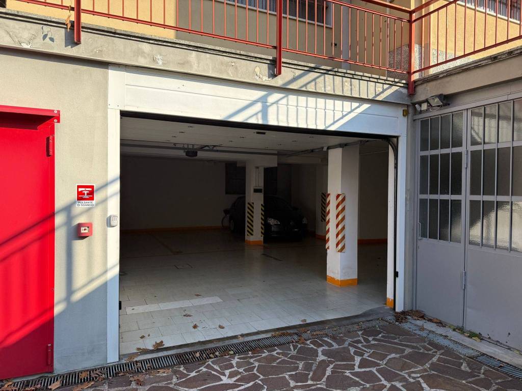 Box / garage a Como in Via Paolo Nulli, 10 - Foto 2