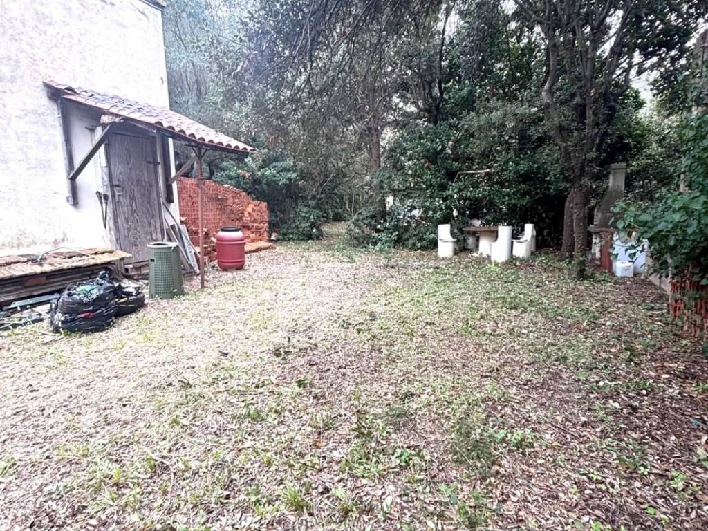 Casa indipendente a Livorno in Via del Littorale, 182 - Foto 4