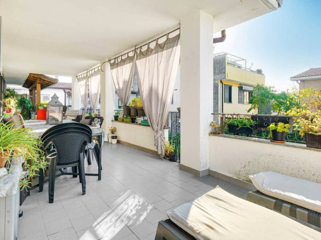 Appartamento a Saronno in via Larga - Foto 2