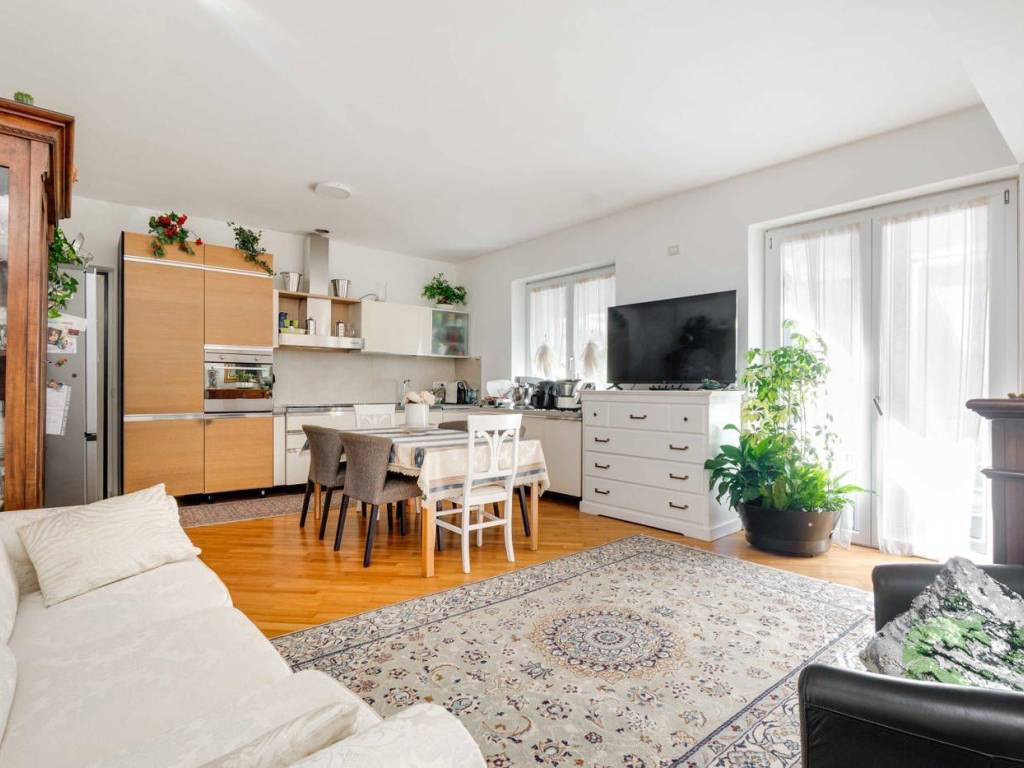 Appartamento a Saronno in via Larga - Foto 4