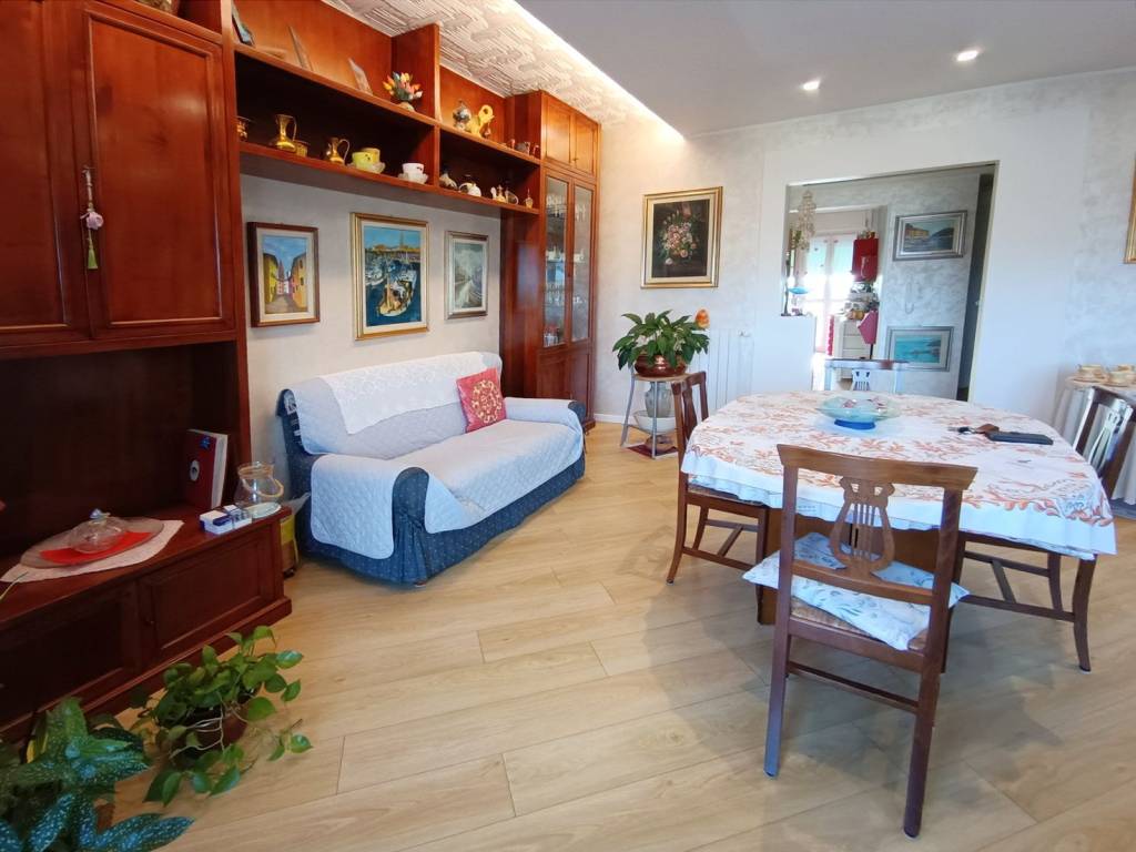 Appartamento a Gallarate in Via Giovanni Segantini, 3 - Foto 3