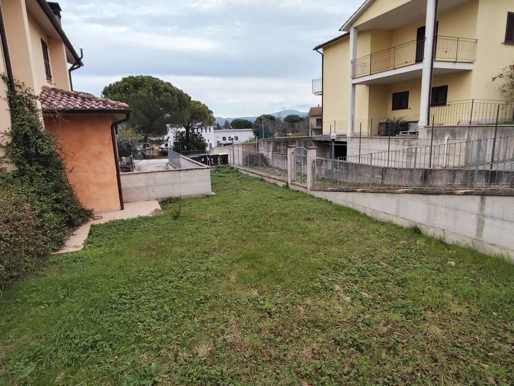 Appartamento a Fabro in Via delle Mimose - Foto 2