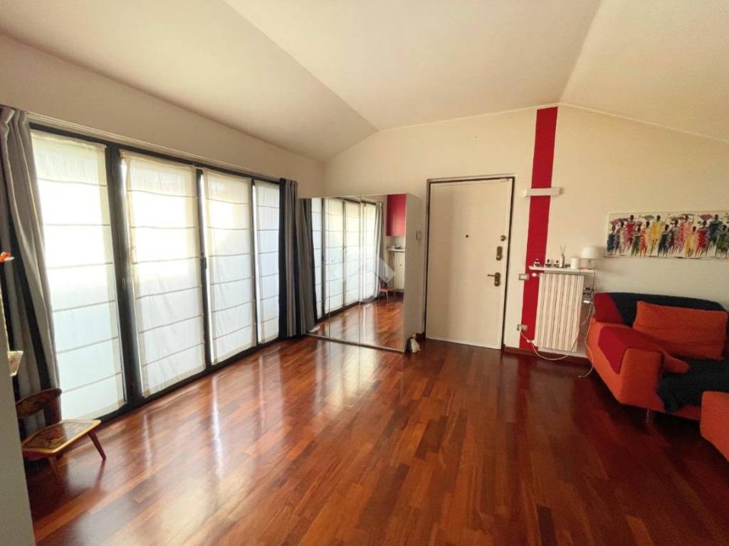 Appartamento a Saronno in Via Padre Luigi Sampietro - Foto 2