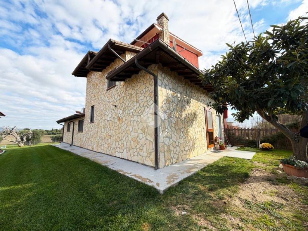 Casa indipendente a Montalto di castro in Strada Provinciale Pescia Romana - Foto 4