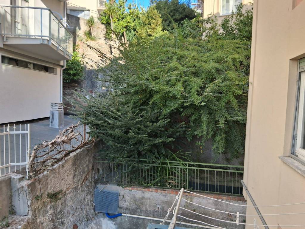 Appartamento a Finale ligure in Via Cagna, 29 - Foto 2