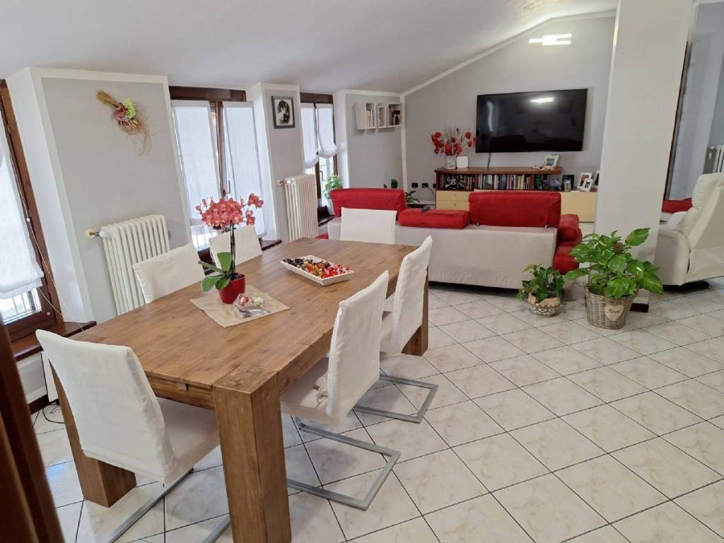 Appartamento a Borgofranco d'ivrea in Via Sella 23/D - Foto 2