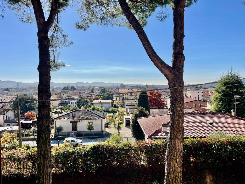 Villa a Montecchio maggiore in via ziggiotti, 5 - Foto 3