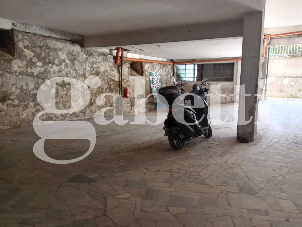 Box / garage a Portici in Via Scalea, 3 - Foto 3