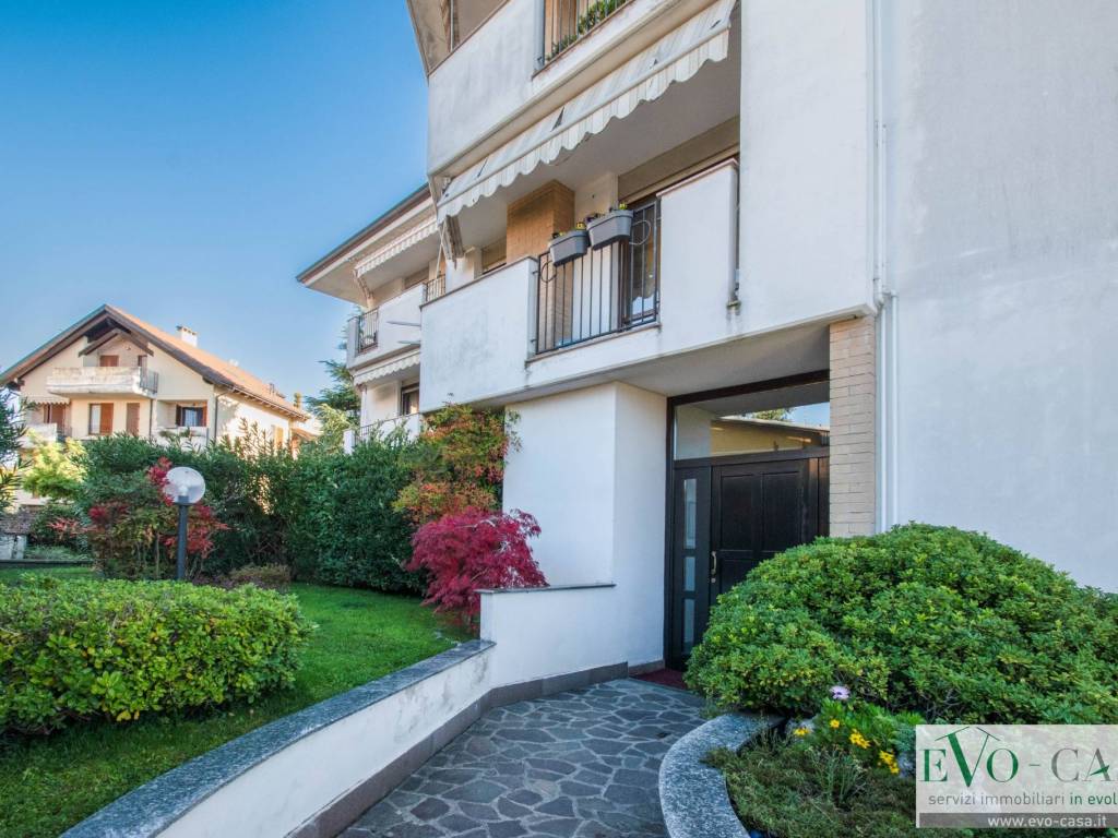 Appartamento a Busto arsizio in Via Modena, 8 - Foto 2