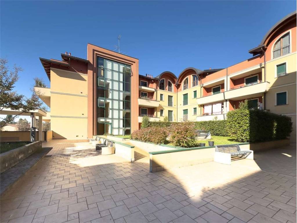 Appartamento a Somma lombardo in via visconti, 29 - Foto 2