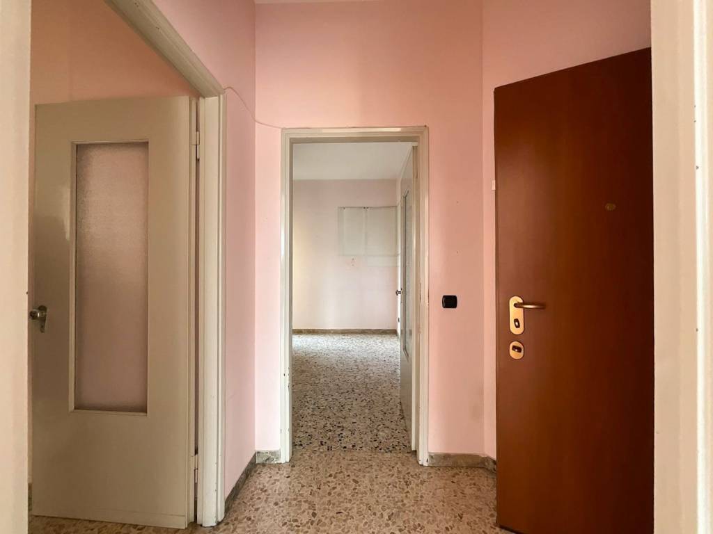 Appartamento a Busto arsizio in Viale Assisi, 7 - Foto 2