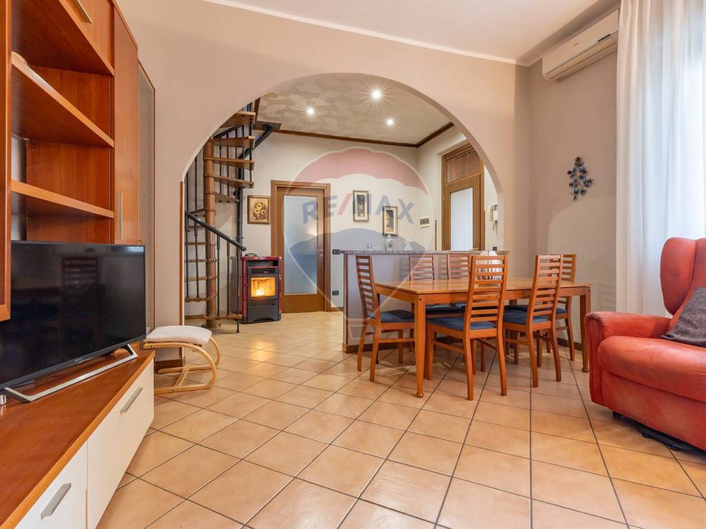 Villa a Busto arsizio in VIA DELLA LEPRE, 11 - Foto 4