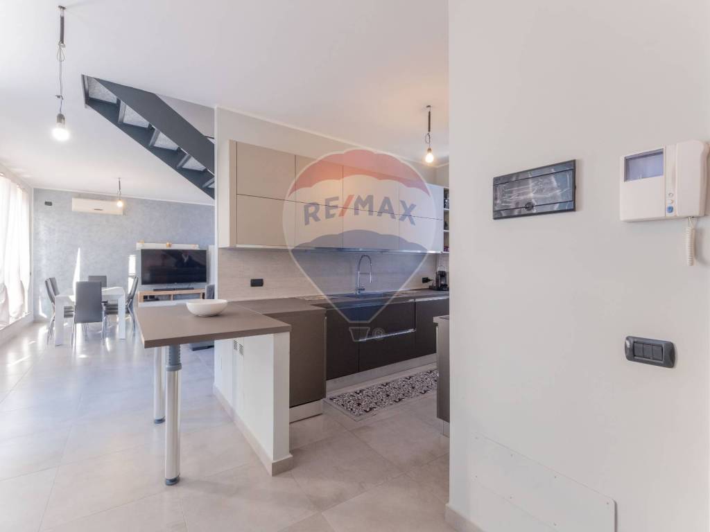 Appartamento a Somma lombardo in VIA briante, 64 - Foto 4