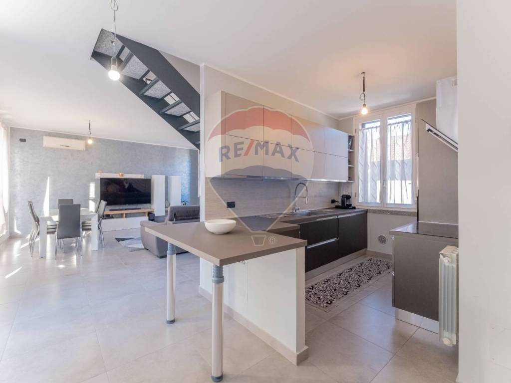 Appartamento a Somma lombardo in VIA briante, 64 - Foto 5