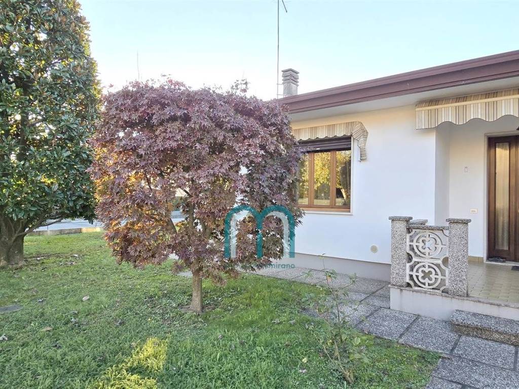 Casa indipendente a Mirano in Via E. Toti, 39 - Foto 2
