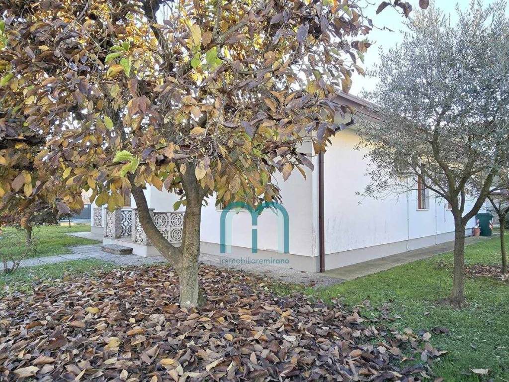 Casa indipendente a Mirano in Via E. Toti, 39 - Foto 5