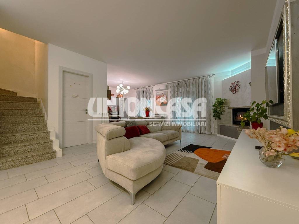 Appartamento a Cadorago in Via Giovanni Pascoli, 7 - Foto 5