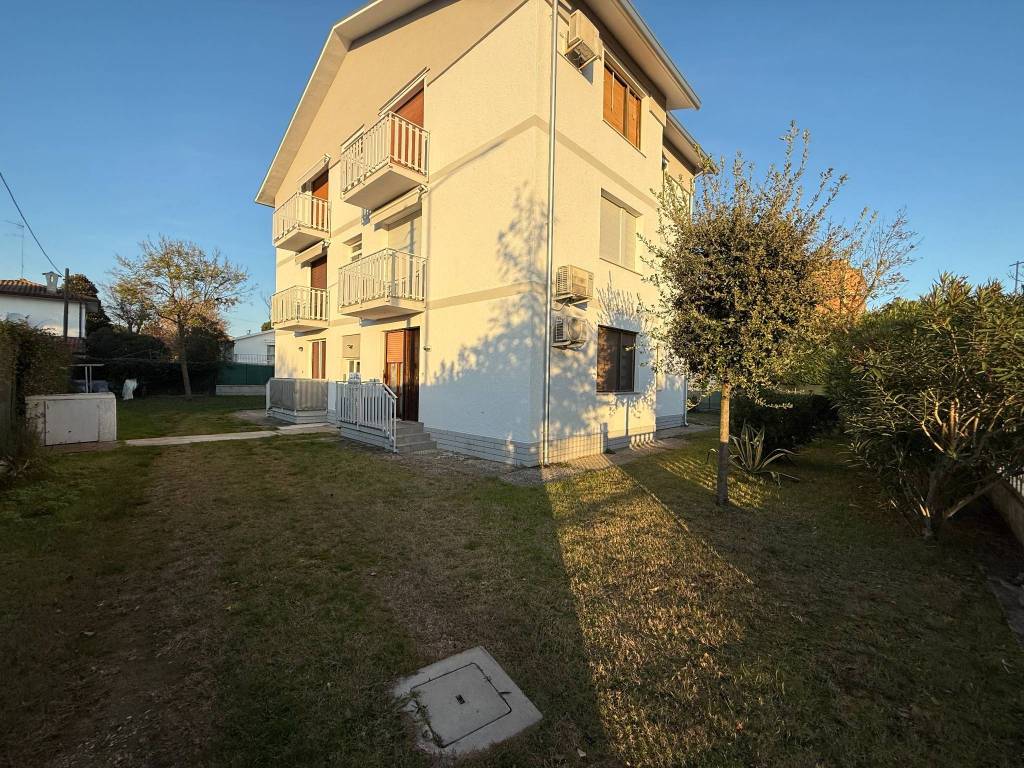 Appartamento a Comacchio in Viale degli Scacchi, 25 - Foto 2