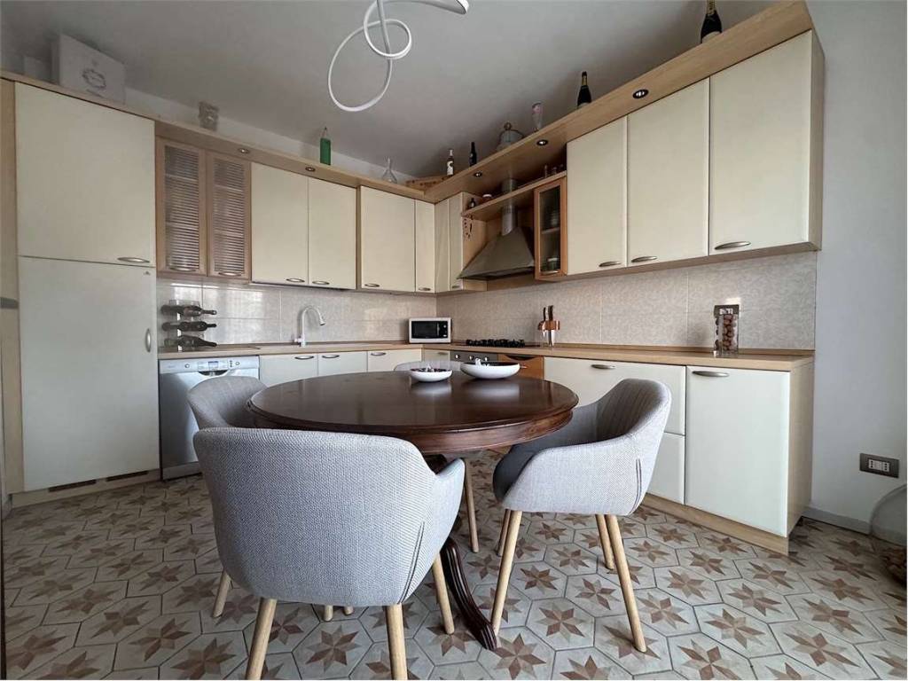 Villa a Buguggiate in Via XXV Aprile , 28 - Foto 3