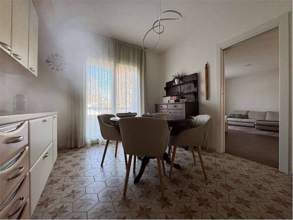 Villa a Buguggiate in Via XXV Aprile , 28 - Foto 4