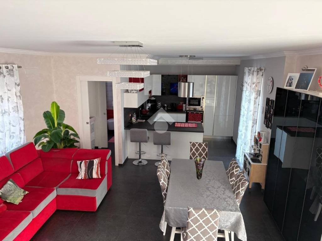 Casa indipendente a Ferno in Via Giosuè Carducci, 2 - Foto 5