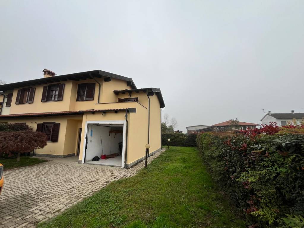 Villetta a schiera a Landriano in Via Glicine, 4 - Foto 2