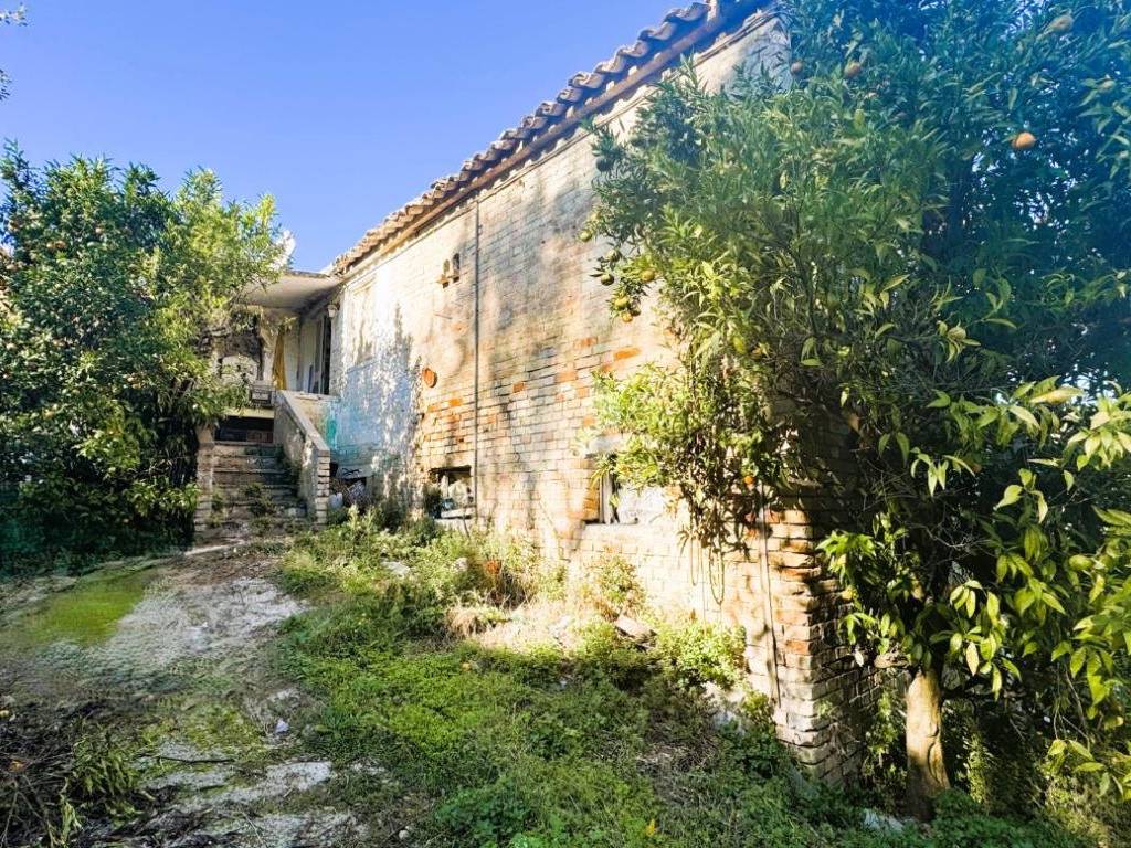 Rustico / casale a Grottammare in Strada Comunale Bore Tesino, 37 - Foto 2
