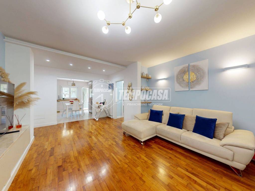 Appartamento a Lusciano in Via don Francesco Corrado 10 - Foto 2