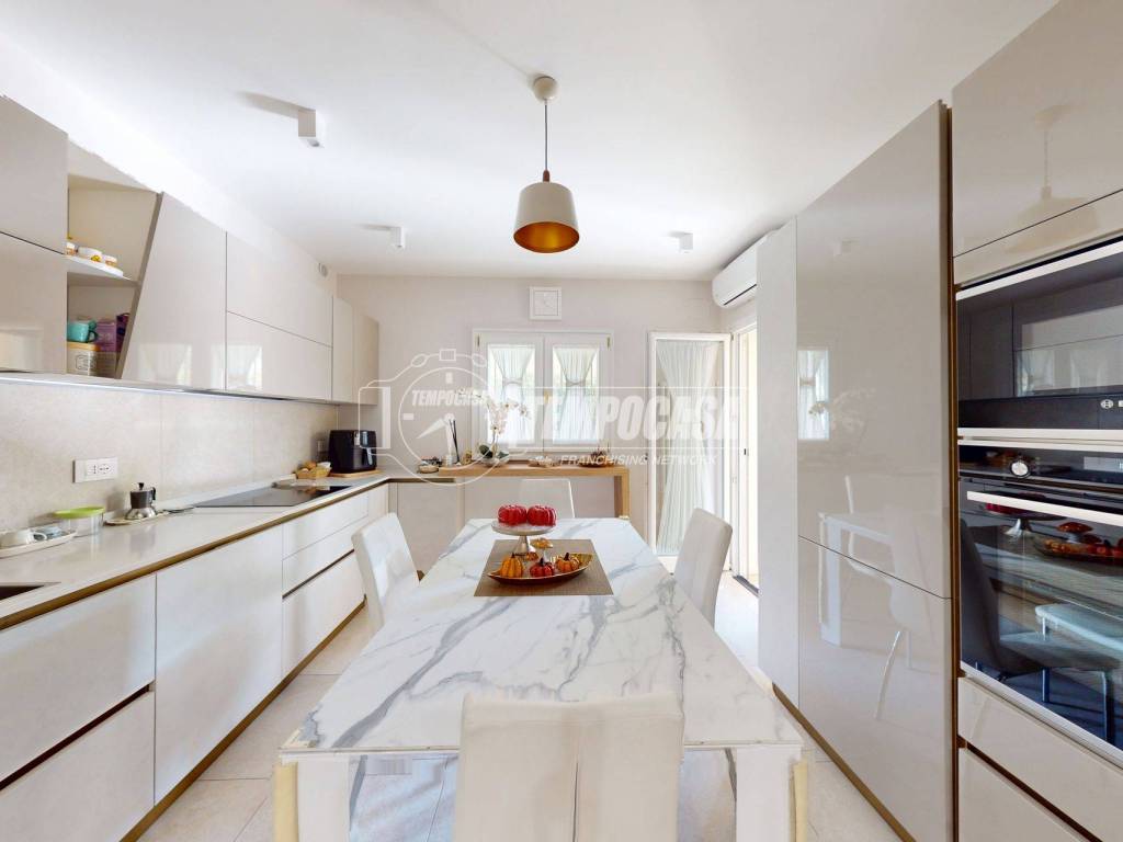 Appartamento a Lusciano in Via don Francesco Corrado 10 - Foto 5