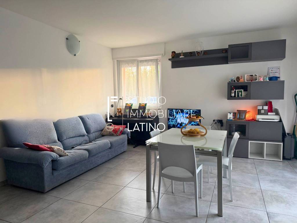 Appartamento a Malnate in Via Achille Grandi, 13 - Foto 3