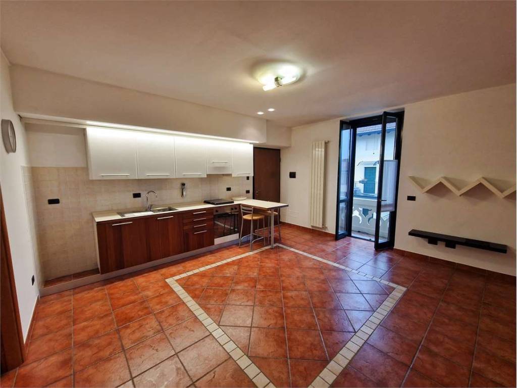 Appartamento a Sesto calende in Via Monte Bianco - Foto 2