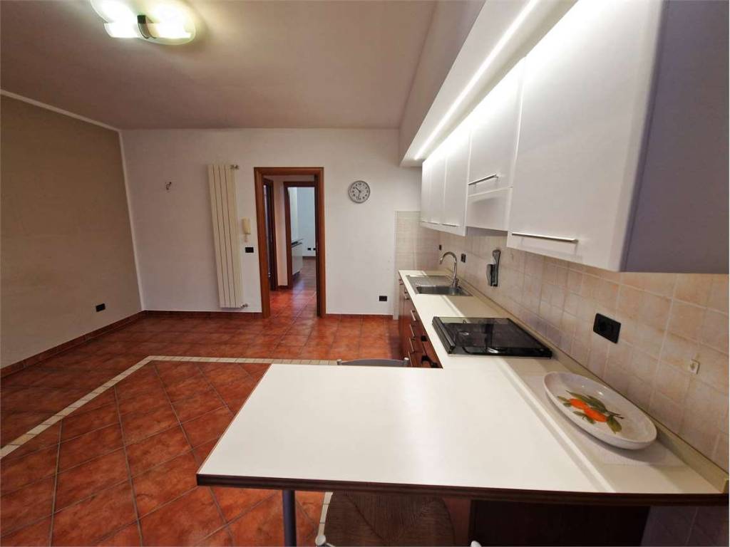 Appartamento a Sesto calende in Via Monte Bianco - Foto 5