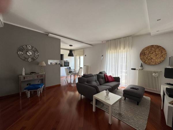 Attico / mansarda a Bitritto in Via Michelangelo Buonarroti, 22 - Foto 2