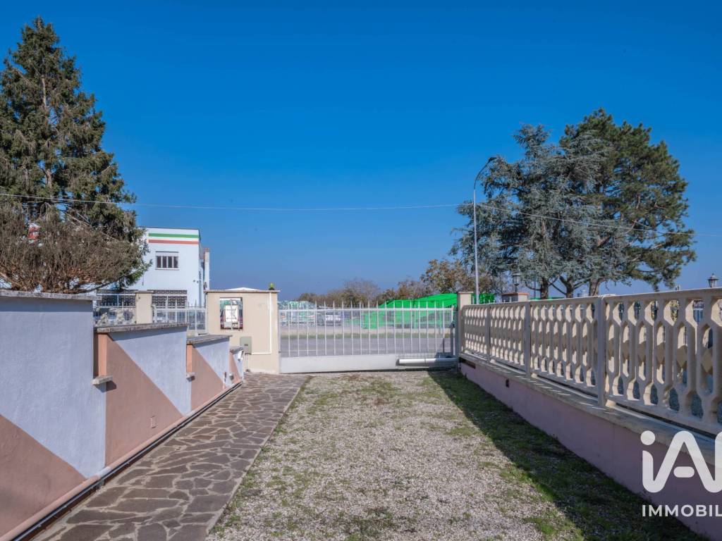Villa a Bondeno in Via Virgiliana (Pilastri) - Foto 5