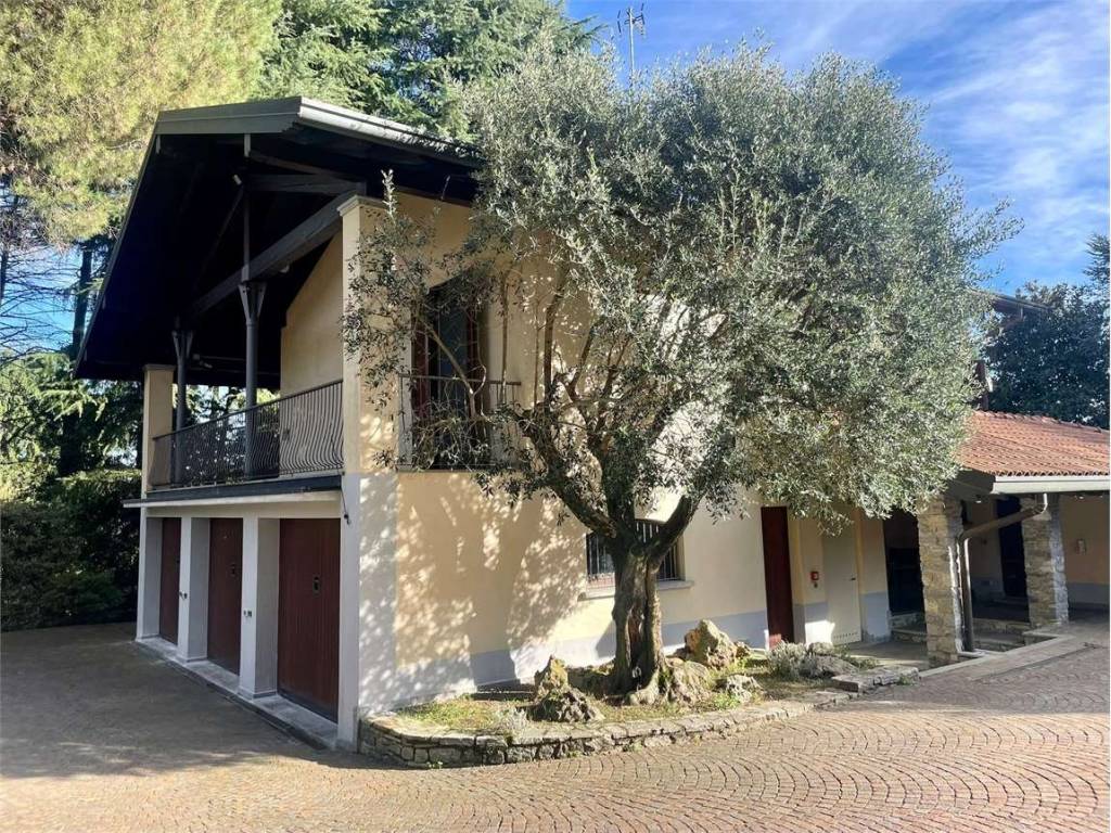 Villa a Vergiate in Via Biancospino, 7 - Foto 2