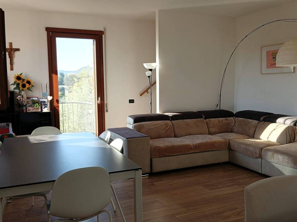 Appartamento a Montegrotto terme in Viale Giulia e Giuseppe Lachina - Foto 2