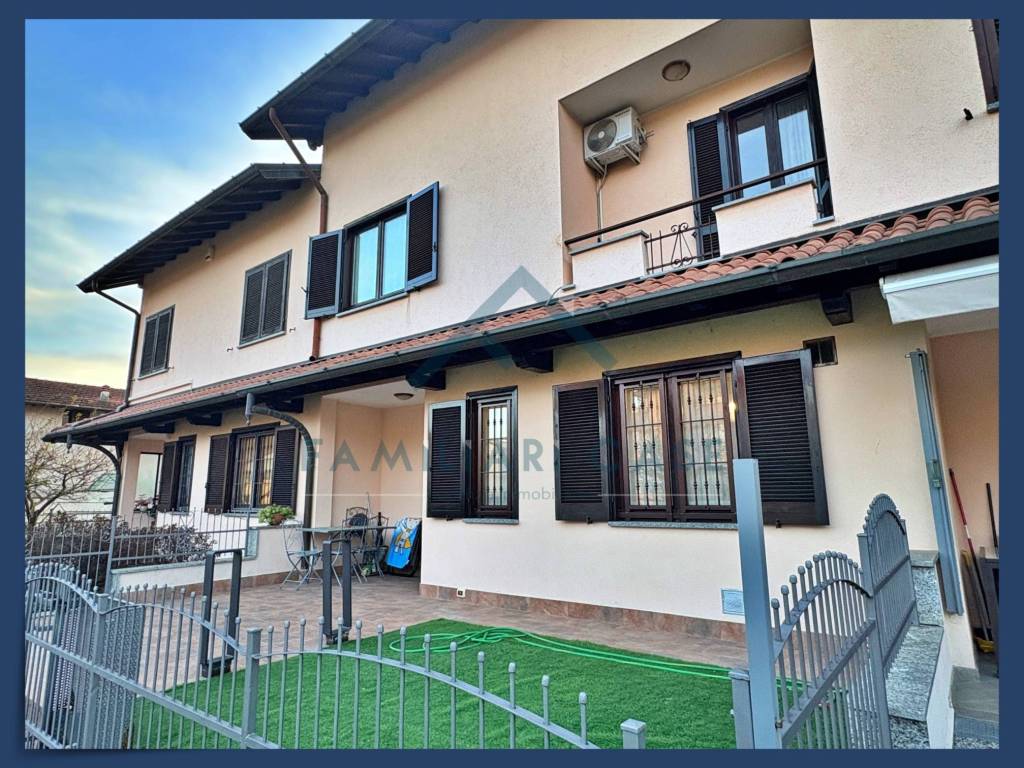 Villetta a schiera a Carnago in via John Fitzgerald Kennedy - Foto 3